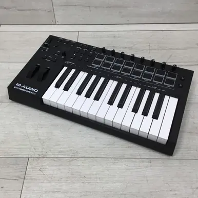 Grab Now Used M-Audio OXYGEN PRO 25 USB CONTROLLER 25-Key Controller 25-Key