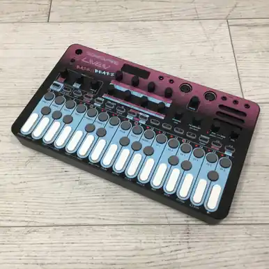 Time-Limited Used SONICWARE BASS BEATS Compact Synthesizer Compact