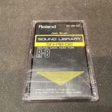 Worldwide Shipping Used Roland SN-R8-02 Compact Synthesizer Compact