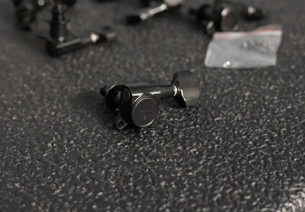 SG381 6 Inline Tuners, Recent– Dave's Guitar Shop Order Now