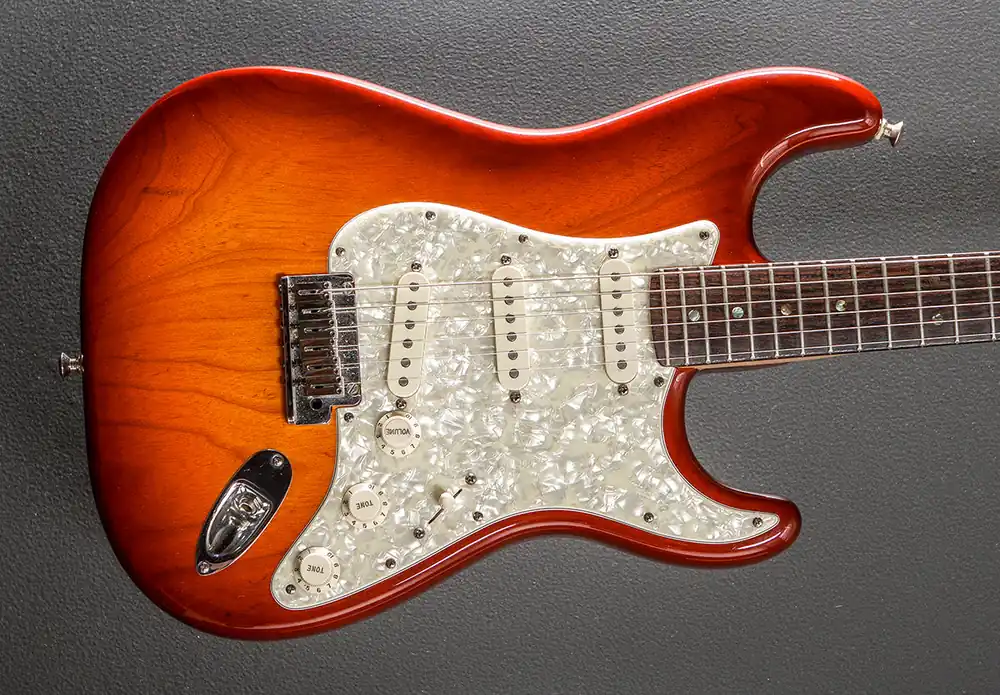 One Day Deal Used American Deluxe Strat '05– Dave's Guitar Shop