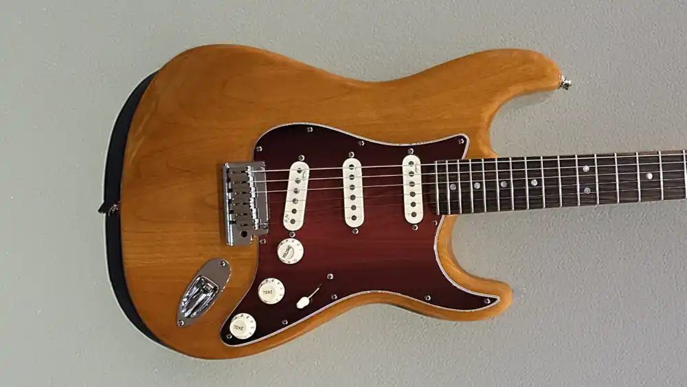 Used American Deluxe Stratocaster '10– Dave's Guitar Shop Money Back Guarantee