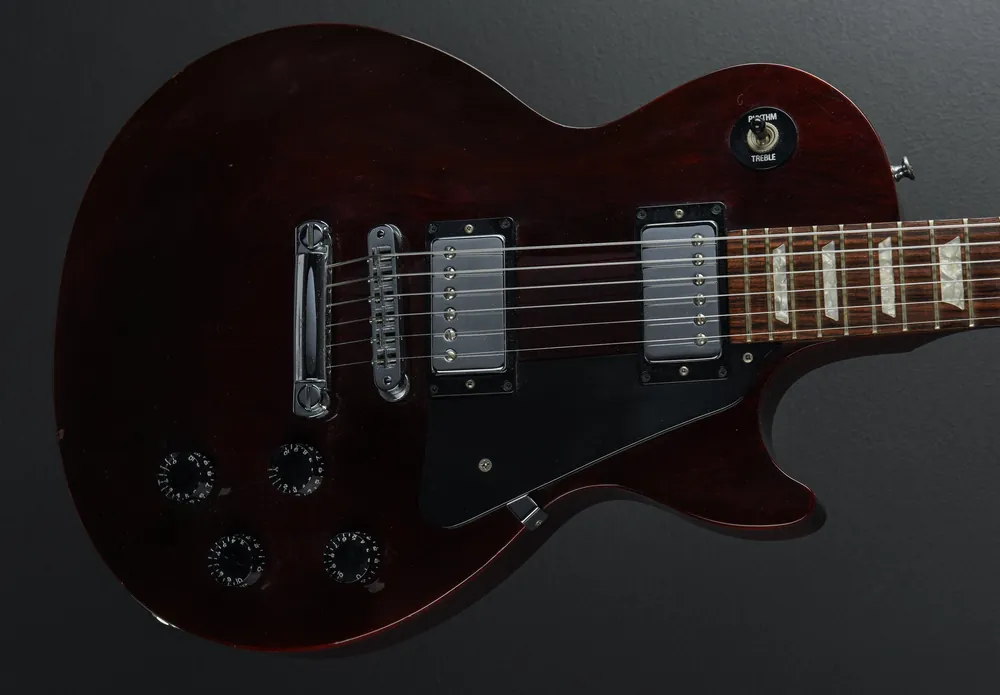 Worldwide Shipping Les Paul Studio '95– Dave's Guitar Shop