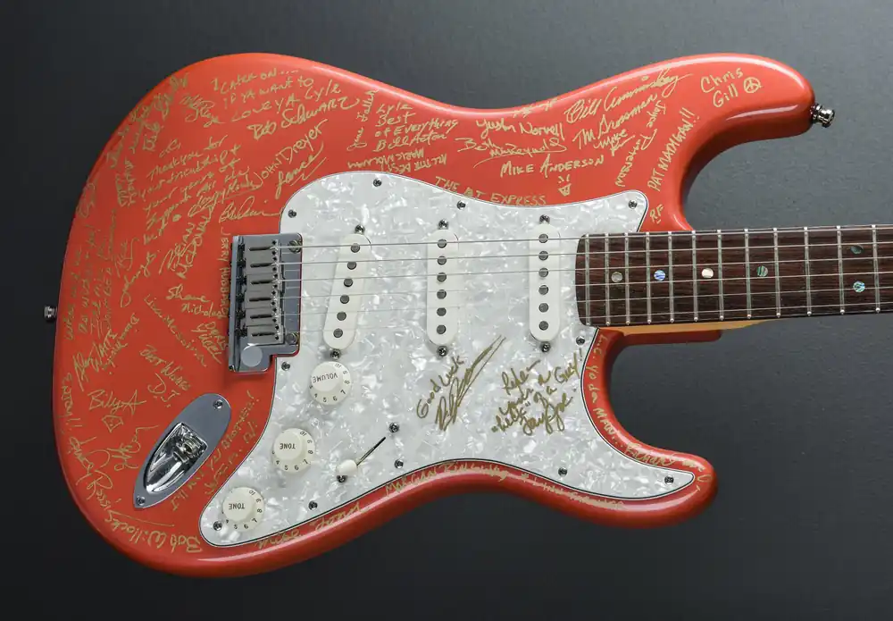 Used American Deluxe Stratocaster '00– Dave's Guitar Shop Discount