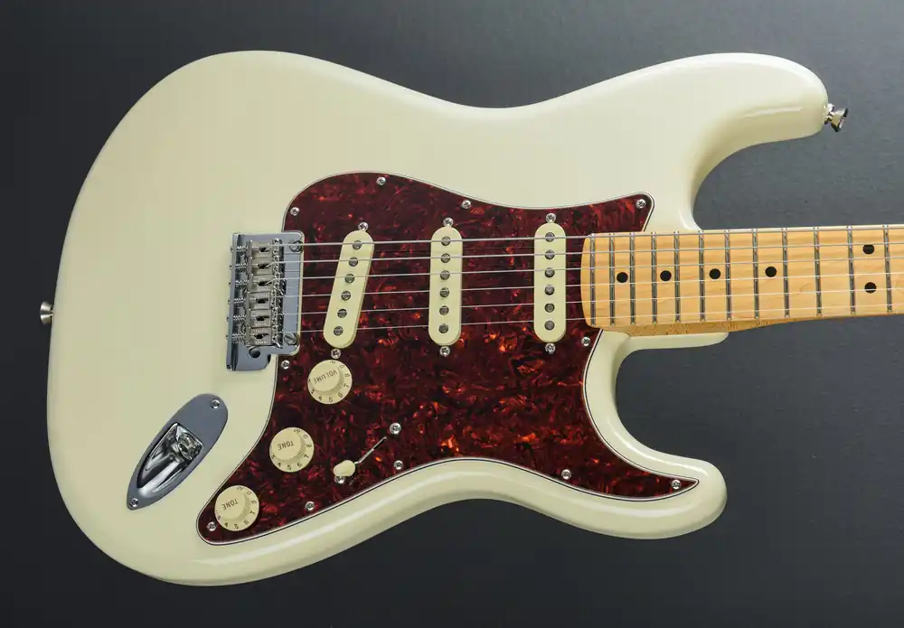 Money Back Guarantee USED American Professional II Strat '21– Dave's Guitar Shop