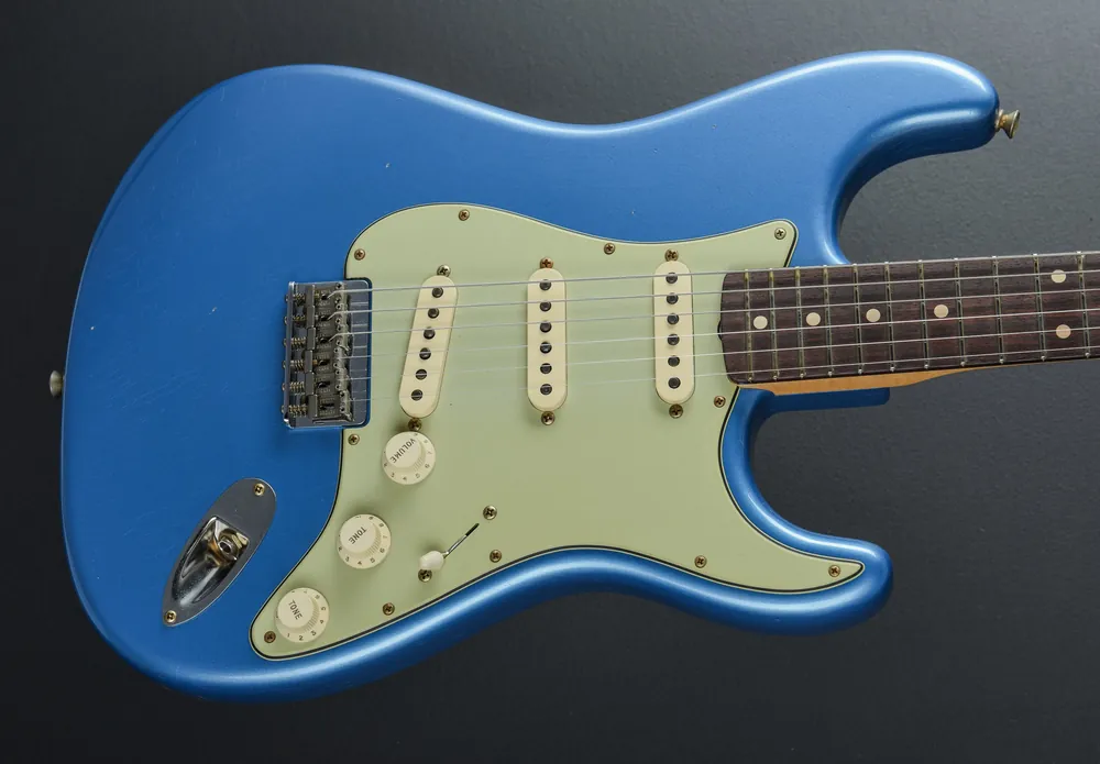Fan Favorite 1960 Journeyman Relic Hardtail Stratocaster - Lake Placid Blue– Dave's Guitar Shop