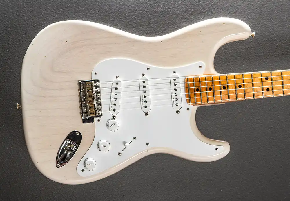 Markdown Used Eric Clapton Signature Journeyman Relic Strat '18– Dave's Guitar Shop