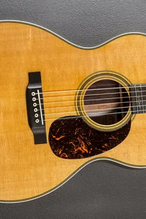 000-28EC Eric Clapton– Dave's Guitar Shop Save Now