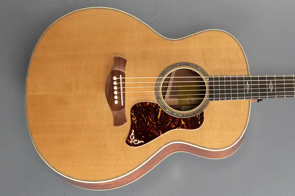 Gold Label 814e– Dave's Guitar Shop Latest