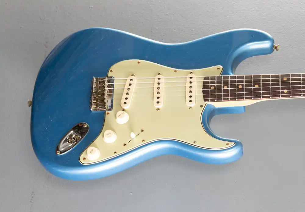 In Demand 1960 Journeyman Relic Hardtail Stratocaster - Lake Placid Blue– Dave's Guitar Shop