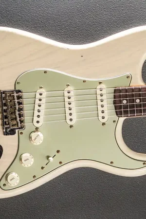 1960 Journeyman Relic Strat– Dave's Guitar Shop Brand New