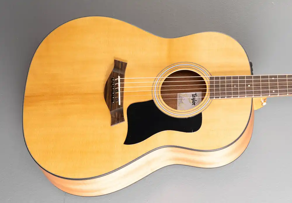 117e– Dave's Guitar Shop Latest