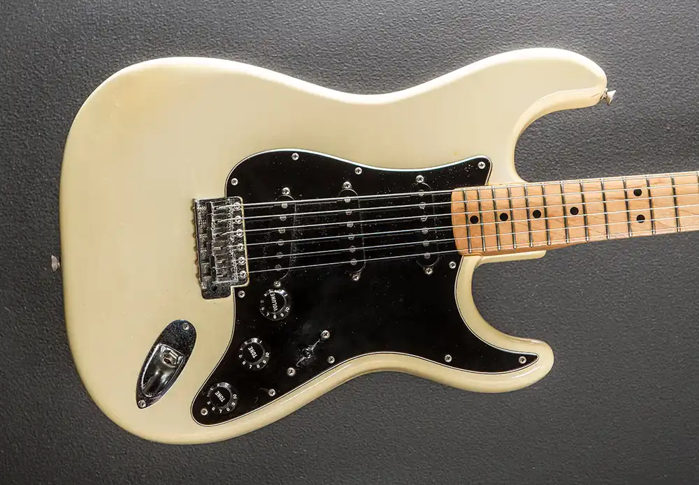 Money Back Guarantee Used Strat '81– Dave's Guitar Shop
