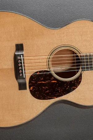 000-18 Modern Deluxe– Dave's Guitar Shop Reduced Price