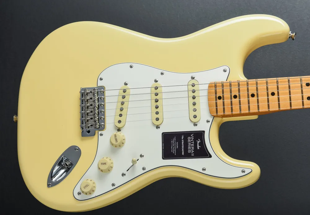 Last Chance Vintera II 70's Stratocaster - Vintage White– Dave's Guitar Shop