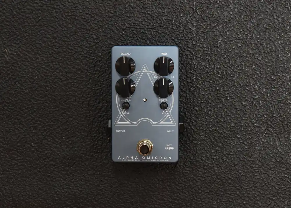 Express Delivery Alpha Omicron - Bass Preamp/OD– Dave's Guitar Shop