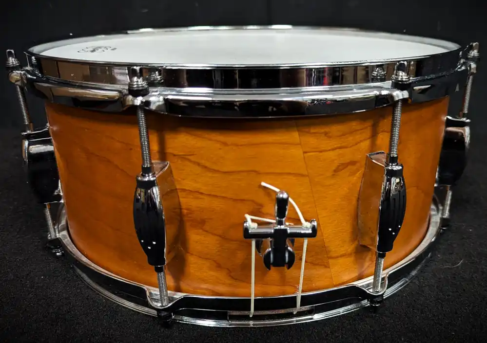 Special Discount Cherry Snare– Dave's Guitar Shop