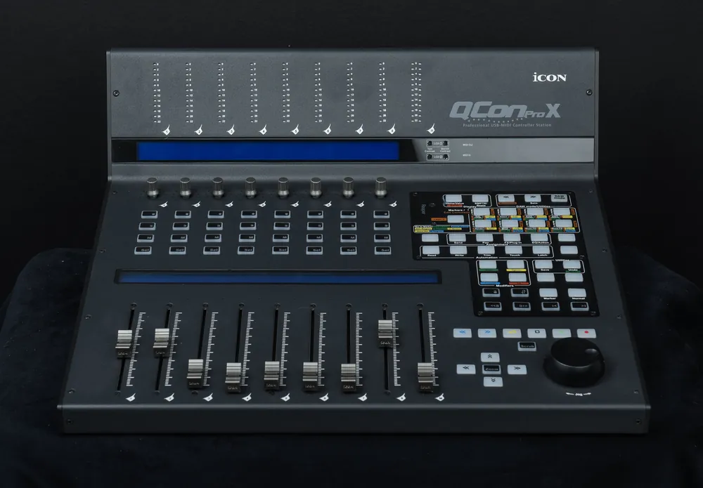 Direct From Manufacturer Qcon Pro X, Recent– Dave's Guitar Shop