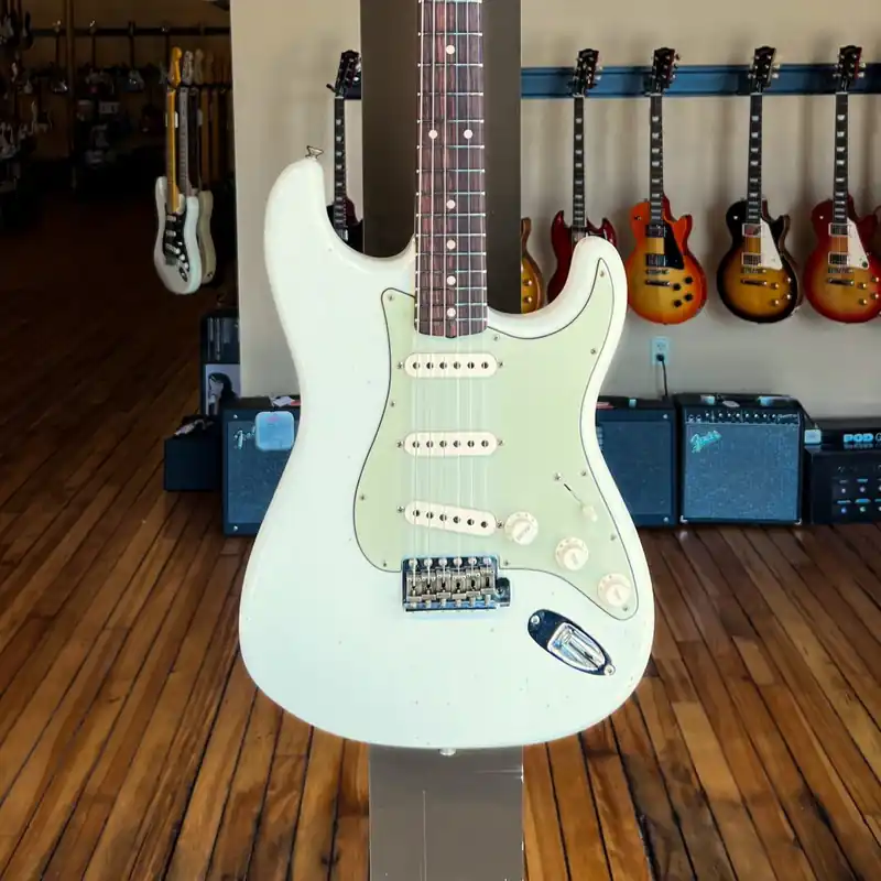Professional Grade 1960 Journeyman Relic Strat– Dave's Guitar Shop