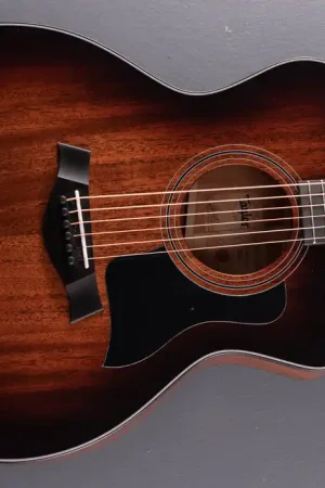 324ce– Dave's Guitar Shop Fast Shipping