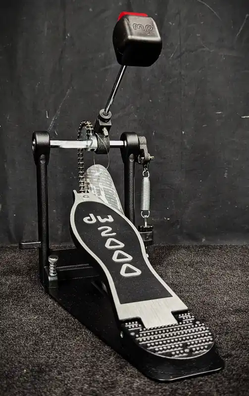 Fast Shipping 2000 Series Single Bass Drum Pedal– Dave's Guitar Shop