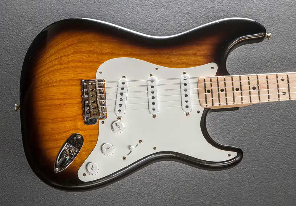 Bargain 1955 Journeyman Relic Strat– Dave's Guitar Shop